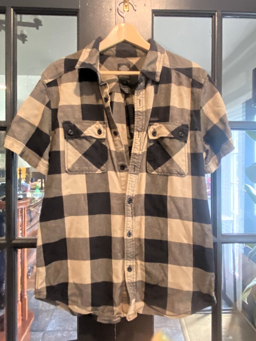 Men’s Black Gray Buffalo Plaid Short Sleeve Button Down Shirt size L